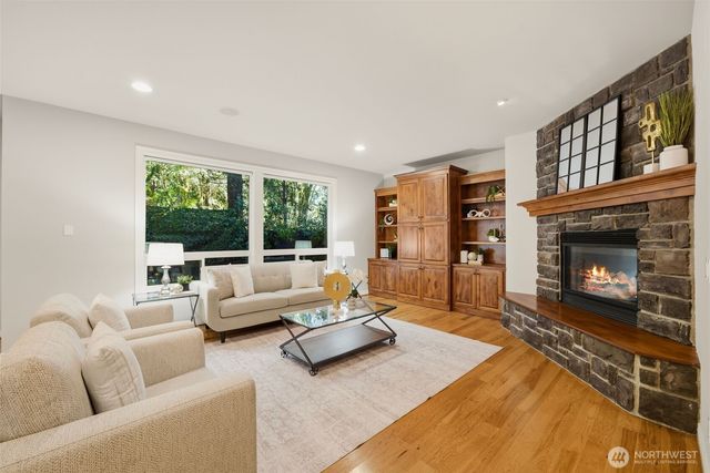 3808 212th Avenue SE, Sammamish, WA 98075