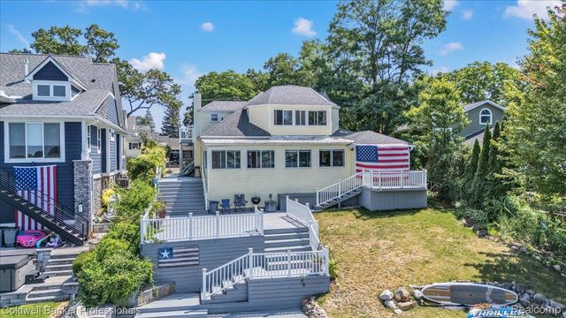 16 S North Shore Drive, Lake Orion Village, MI 48362