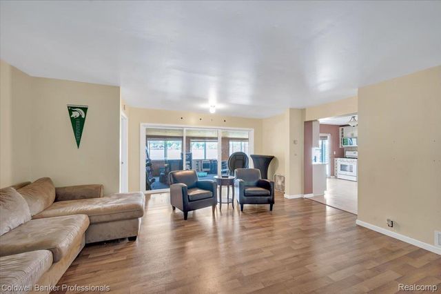 16 S North Shore Drive, Lake Orion Village, MI 48362