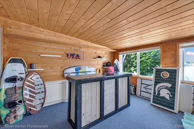 16 S North Shore Drive, Lake Orion Village, MI 48362