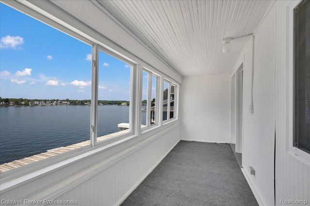 16 S North Shore Drive, Lake Orion Village, MI 48362