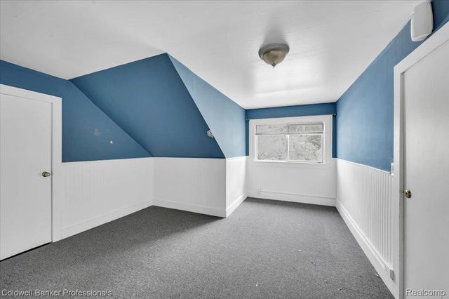 16 S North Shore Drive, Lake Orion Village, MI 48362