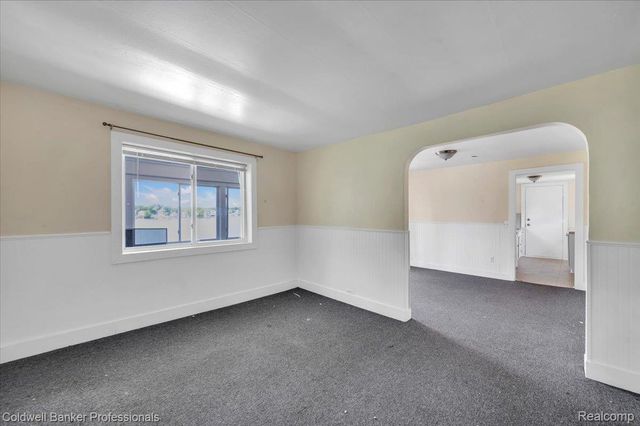 16 S North Shore Drive, Lake Orion Village, MI 48362