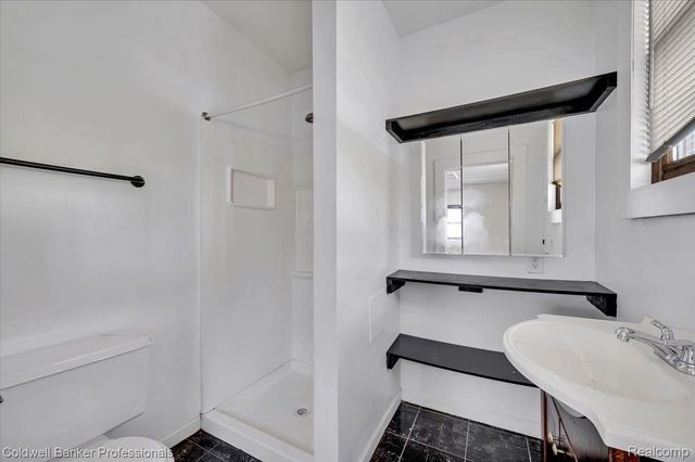 16 S North Shore Drive, Lake Orion Village, MI 48362