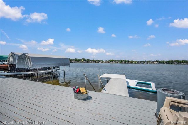 16 S North Shore Drive, Lake Orion Village, MI 48362