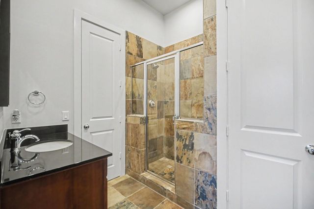 1744 W 25th Street, Houston, TX 77008