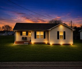 1977 Timberline Cir, Oak Grove, KY 42262