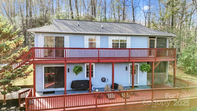 124 Flat Creek Drive, Lake Toxaway, NC 28747