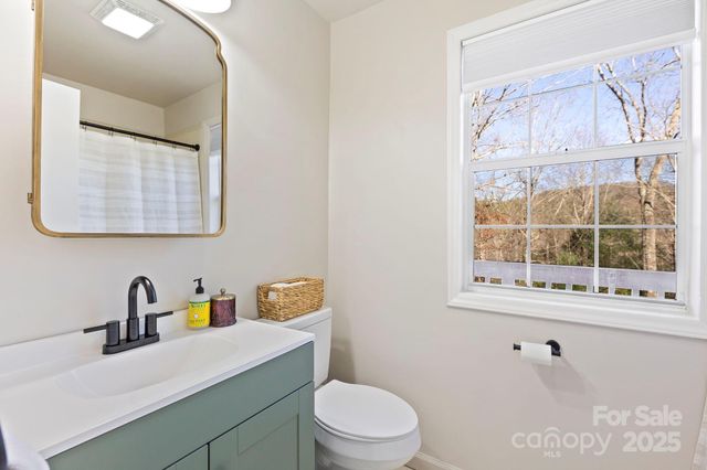 124 Flat Creek Drive, Lake Toxaway, NC 28747