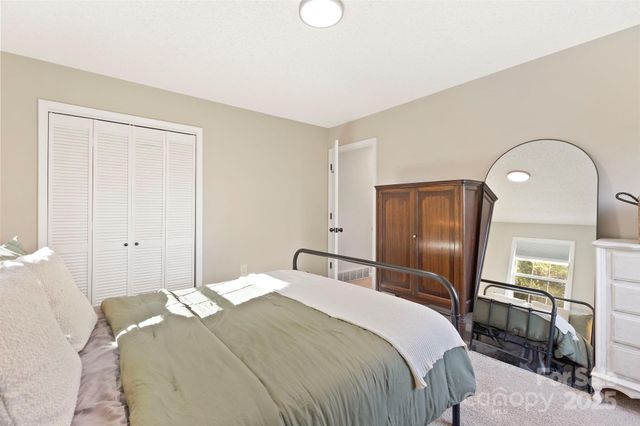 124 Flat Creek Drive, Lake Toxaway, NC 28747