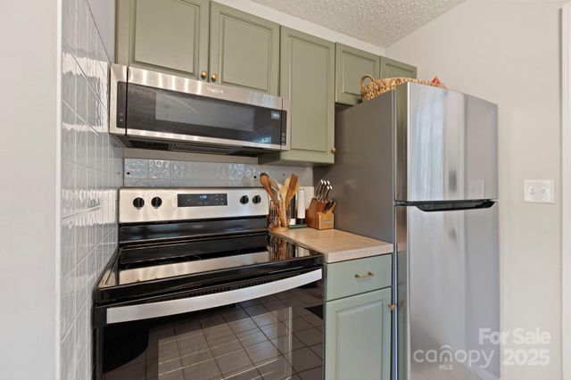 124 Flat Creek Drive, Lake Toxaway, NC 28747