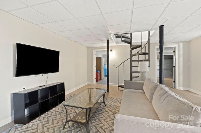 124 Flat Creek Drive, Lake Toxaway, NC 28747