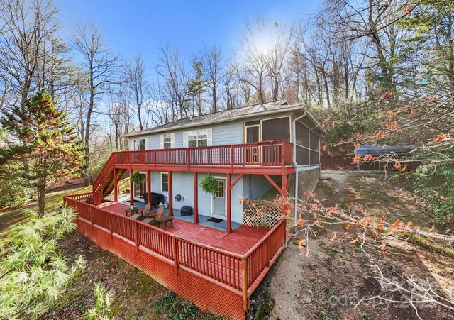 124 Flat Creek Drive, Lake Toxaway, NC 28747