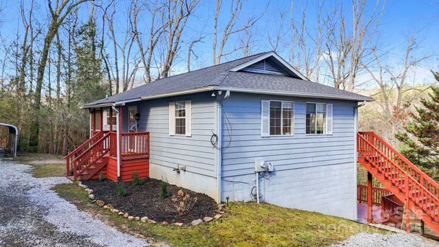124 Flat Creek Drive, Lake Toxaway, NC 28747