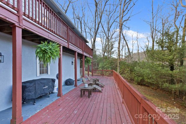 124 Flat Creek Drive, Lake Toxaway, NC 28747