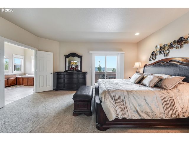 430 N STONEGATE Dr, Washougal, WA 98671
