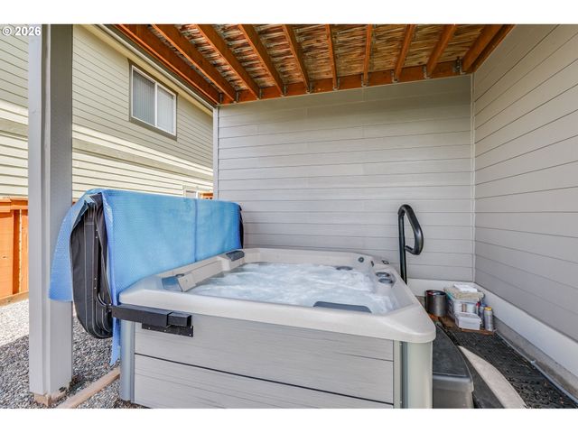 430 N STONEGATE Dr, Washougal, WA 98671