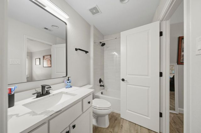 9606 Stonecross Bend Drive, Houston, TX 77070