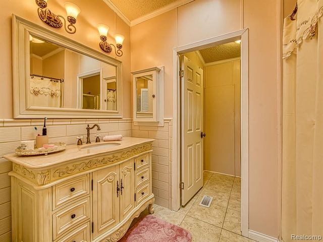 29403 Wedgewood, Flat Rock, MI 48134