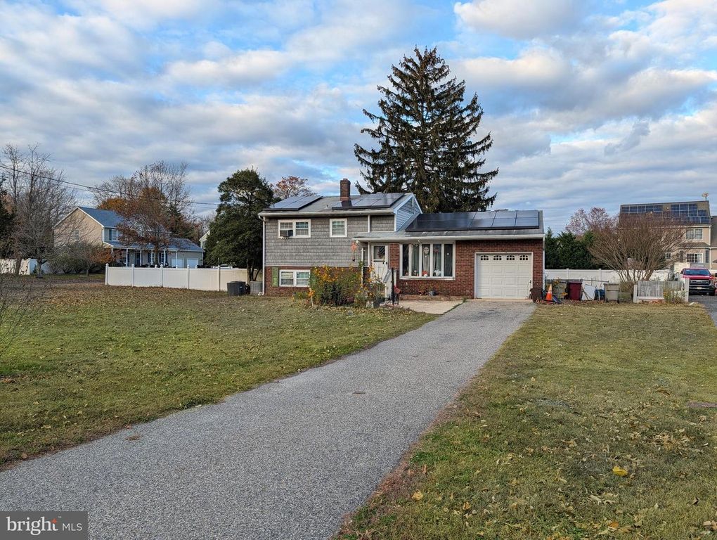 21 BUTLER BLVD, Bayville, NJ 08721