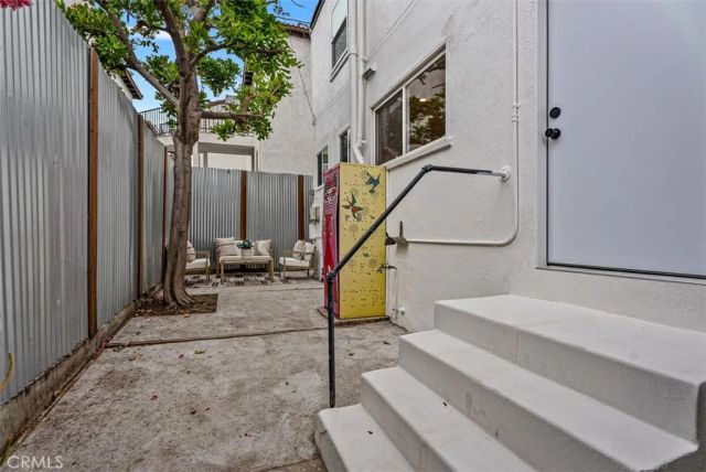 1014 Gaviota Avenue, Long Beach, CA 90813