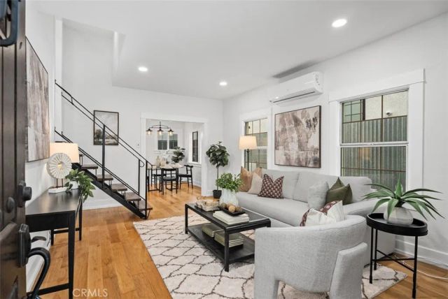 1014 Gaviota Avenue, Long Beach, CA 90813