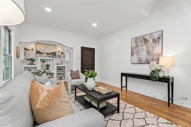 1014 Gaviota Avenue, Long Beach, CA 90813