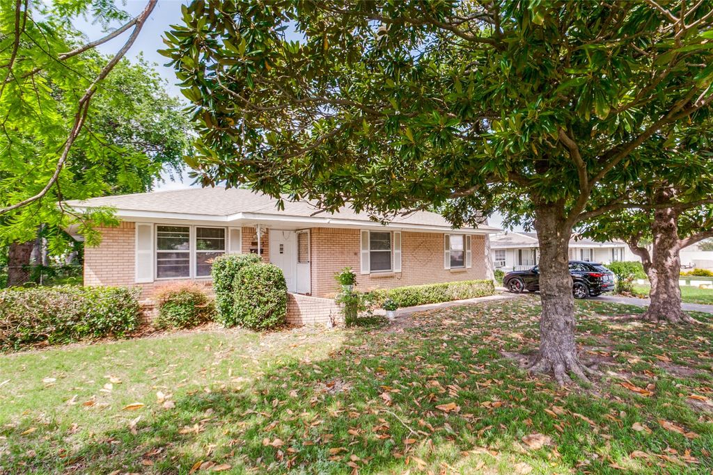 325 Hillside Avenue, Richardson, TX 75081