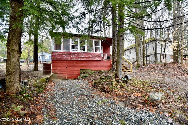 4 Clark Street, Greenfield, NY 12850