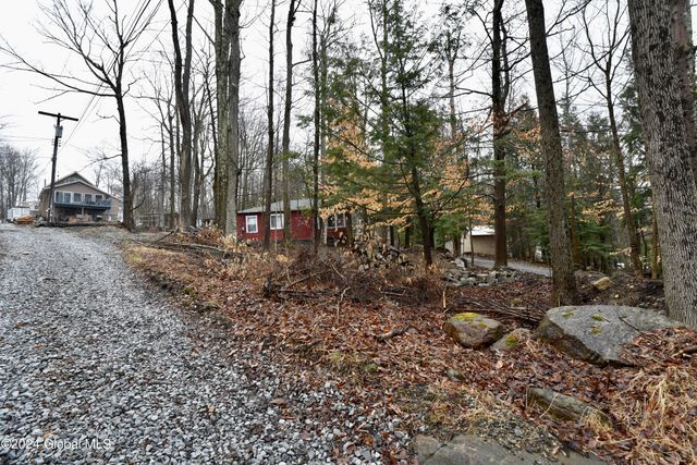 4 Clark Street, Greenfield, NY 12850