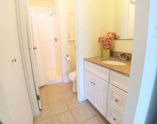 12 Mount Vernon St 25, Melrose, MA 02176