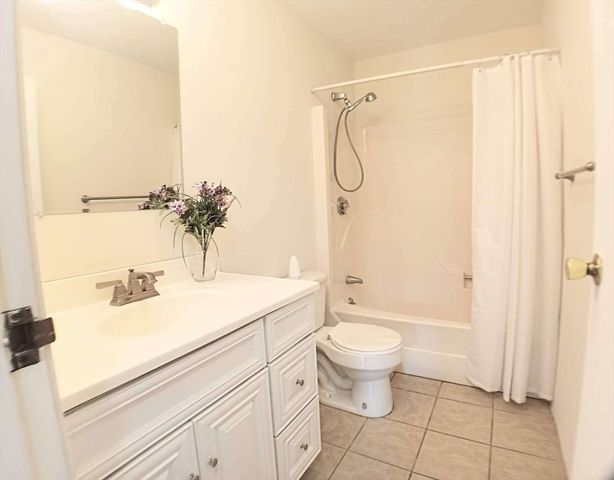 12 Mount Vernon St 25, Melrose, MA 02176