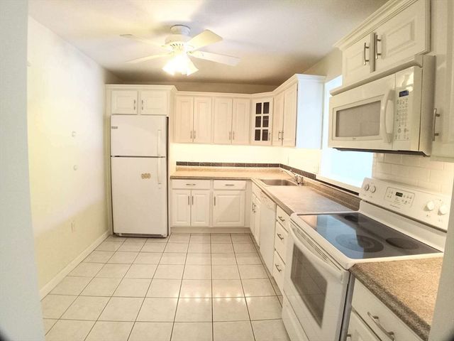 12 Mount Vernon St 25, Melrose, MA 02176