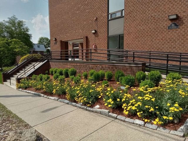 12 Mount Vernon St 25, Melrose, MA 02176