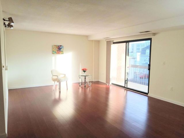 12 Mount Vernon St 25, Melrose, MA 02176