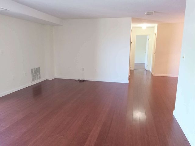 12 Mount Vernon St 25, Melrose, MA 02176