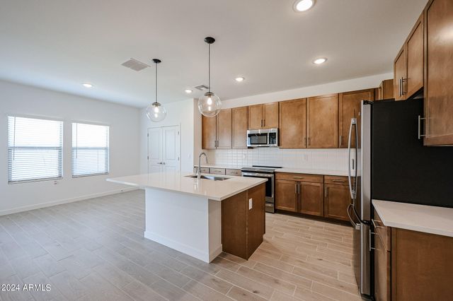 7917 N 79th Avenue, Glendale, AZ 85303