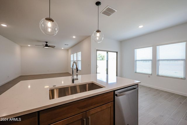 7917 N 79th Avenue, Glendale, AZ 85303