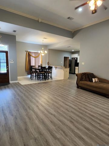 10460 Birchwood Dr, Baton Rouge, LA 70807