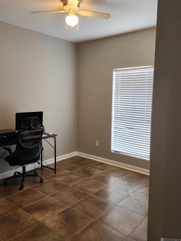 10460 Birchwood Dr, Baton Rouge, LA 70807