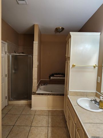 10460 Birchwood Dr, Baton Rouge, LA 70807