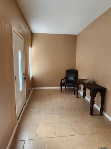 10460 Birchwood Dr, Baton Rouge, LA 70807