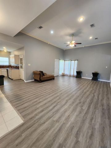 10460 Birchwood Dr, Baton Rouge, LA 70807