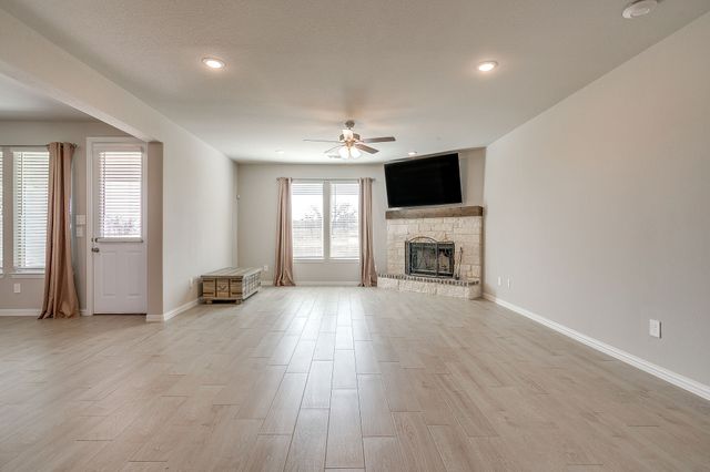 221 Lonicera Lane, Paradise, TX 76073