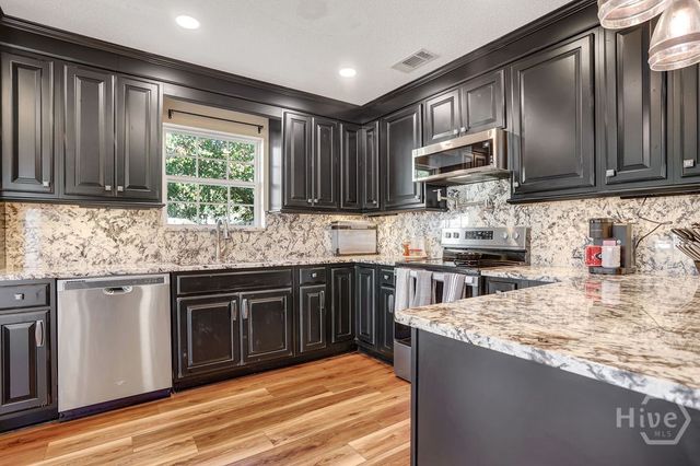 111 Harvest Drive, Springfield, GA 31329