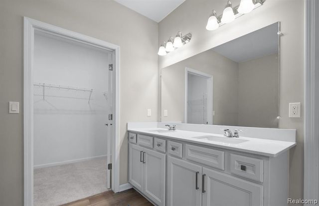 20505 West Kilburn Drive, Macomb, MI 48044