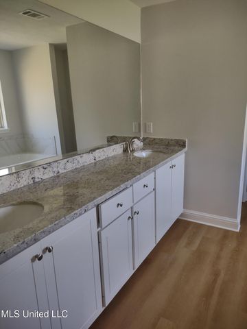 576 Silver Hill Drive, Pearl, MS 39208