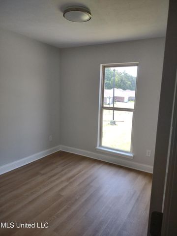 576 Silver Hill Drive, Pearl, MS 39208