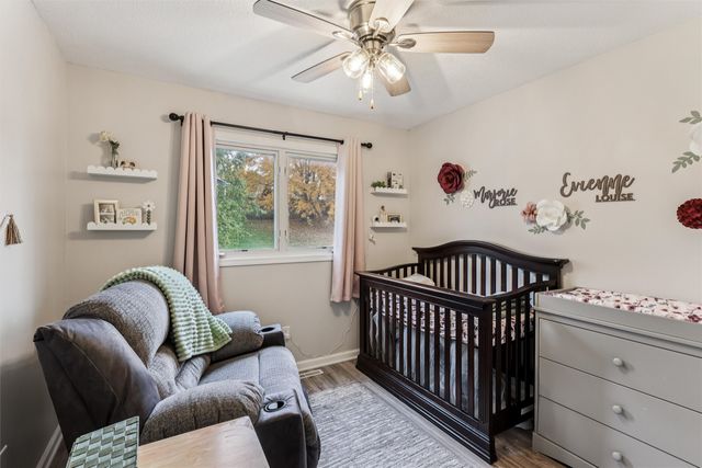 8517 Crestview Drive, Des Moines, IA 50320