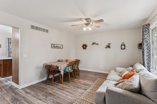 8517 Crestview Drive, Des Moines, IA 50320